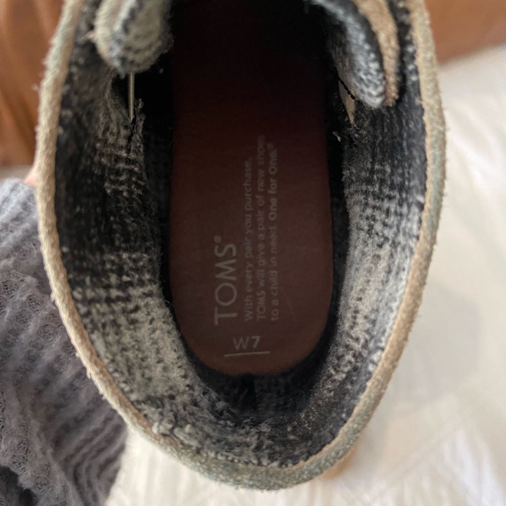 Tom’s Booties - Picture 3 of 3